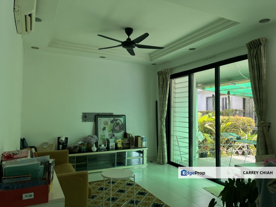 2 storey house for rent at Puchong town centre with gated & guarded & club house & 500 m to LRT station, Selangor, Puchong