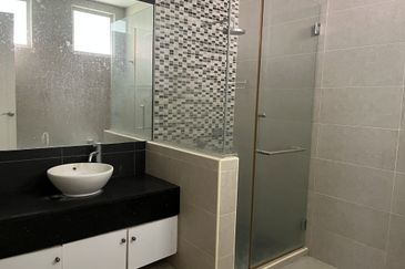 BELOW market value! Freehold Bungalow at Hill top with amazing city view at Bandar Puteri Puchong 