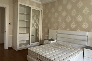 BELOW market value! Freehold Bungalow at Hill top with amazing city view at Bandar Puteri Puchong 