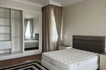 BELOW market value! Freehold Bungalow at Hill top with amazing city view at Bandar Puteri Puchong 