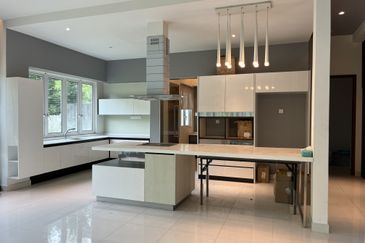 Worth buy, don’t miss! 2 storey SD with huge land at Bandar Puteri, 