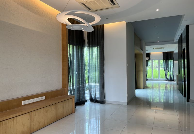 Worth buy, don’t miss! 2 storey SD with huge land at Bandar Puteri, 