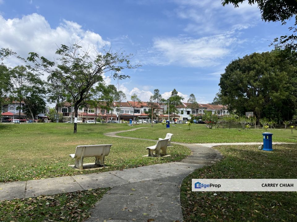 Facing garden & free hold landed at Bandar Puteri, Puchong town centre , Selangor, Puchong