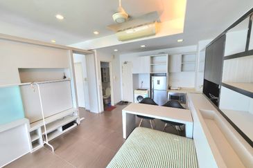 Oxford Tower @ Garden Plaza