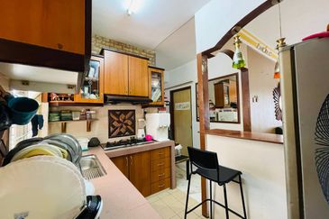 Residensi Warnasari 3