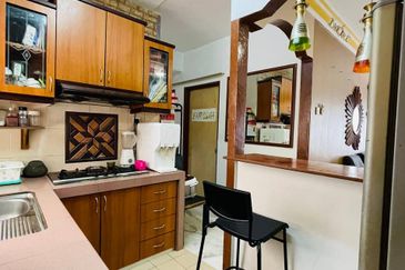 Residensi Warnasari 3