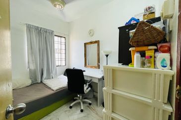 Residensi Warnasari 3