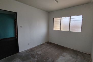 Flat PKNS @ Seksyen 6