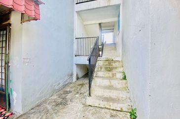 Level 1 Flat Intan Court Tmn Intan Perdana Teluk Kemang PF