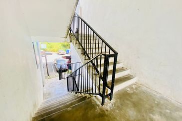 Level 1 Flat Intan Court Tmn Intan Perdana Teluk Kemang PF