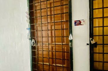 Level 1 Flat Intan Court Tmn Intan Perdana Teluk Kemang PF