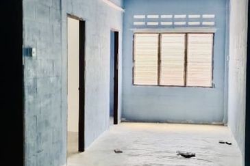 Level 1 Flat Intan Court Tmn Intan Perdana Teluk Kemang PF