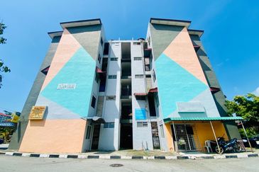 Level 1 Flat Intan Court Tmn Intan Perdana Teluk Kemang PF
