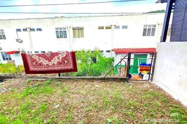 Teres Setingkat Taman Kesedar Putra 2, Gua Musang Kelantan