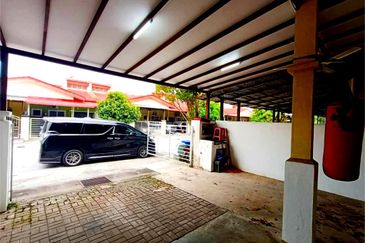 Fully Furnished Single Storey at Kg Lombong, Shah Alam