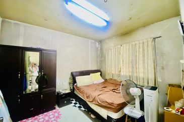 Flat PKNS, Seksyen 18