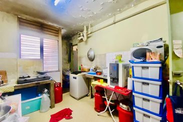 Flat PKNS, Seksyen 18