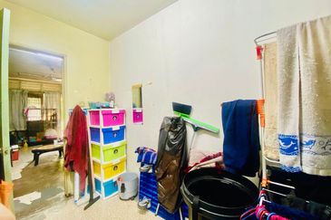 Flat PKNS, Seksyen 18