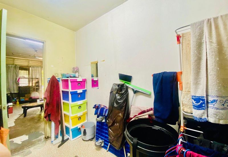 Flat PKNS, Seksyen 18