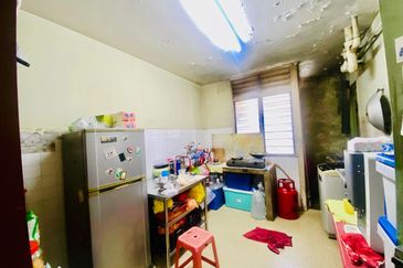 Flat PKNS, Seksyen 18