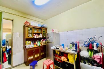 Flat PKNS, Seksyen 18