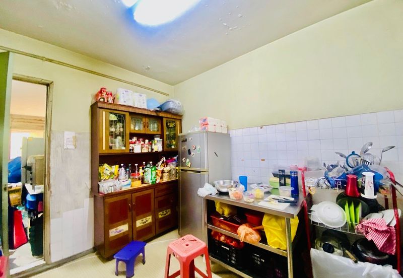 Flat PKNS, Seksyen 18