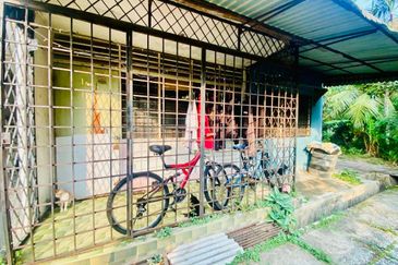 Flat PKNS, Seksyen 18