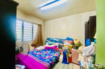 Flat PKNS, Seksyen 18