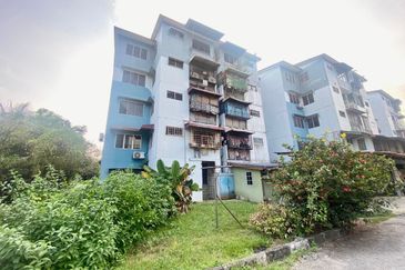 Flat PKNS, Seksyen 18