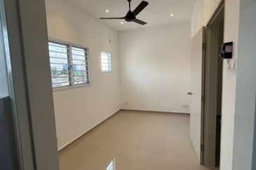 RUMAH 2 TINGKAT UNTUK DISEWA - Tulip Lake Edge Residence Puchong