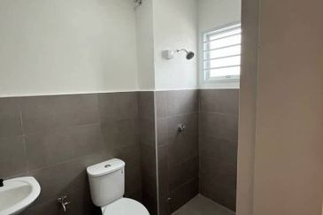 RUMAH 2 TINGKAT UNTUK DISEWA - Tulip Lake Edge Residence Puchong