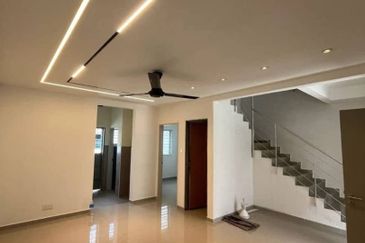RUMAH 2 TINGKAT UNTUK DISEWA - Tulip Lake Edge Residence Puchong