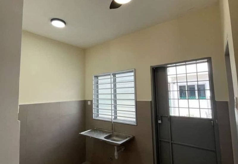 RUMAH 2 TINGKAT UNTUK DISEWA - Tulip Lake Edge Residence Puchong