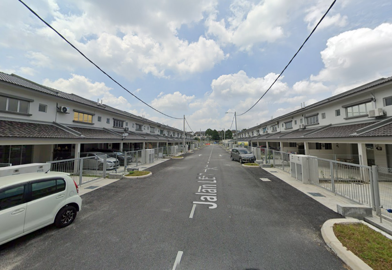 RUMAH 2 TINGKAT UNTUK DISEWA - Tulip Lake Edge Residence Puchong