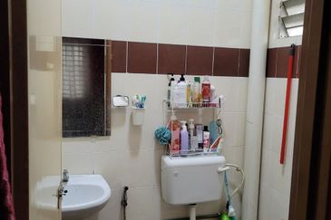 Semi D Setingkat Spacious Land Tmn Muhammad 3, Seksyen 29, Shah Alam