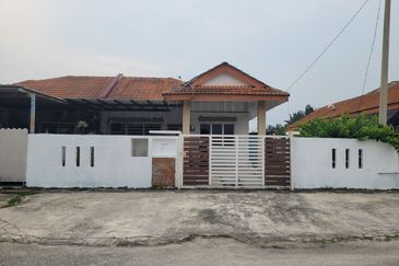 Semi D Setingkat Spacious Land Tmn Muhammad 3, Seksyen 29, Shah Alam