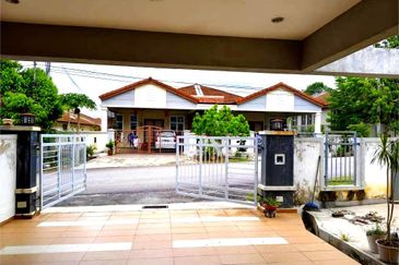 Semi D Setingkat 20ft Backyard Tmn Desa Idaman Durian Tunggal Melaka