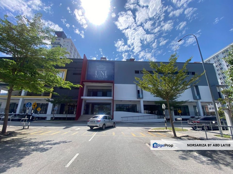 *WTS* ✅✅✅  *Brand New Unit with Furnished* *2R1B Tower D-Premium Tower (Facility Tower)* *UNISUITES KAMPAR*  Asking Price : RM160K (Nego)  Kampar UniS, Perak, Kampar