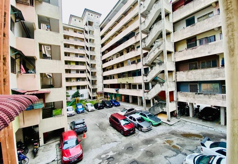 Pangsapuri Seri Proton