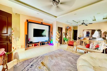 CORNER LOT SPACIOUS LAND 2 Storey Tmn Idaman Murni Salak Tinggi Sepang