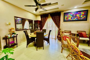 CORNER LOT SPACIOUS LAND 2 Storey Tmn Idaman Murni Salak Tinggi Sepang