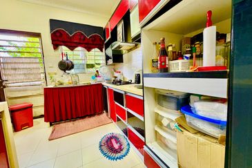 CORNER LOT SPACIOUS LAND 2 Storey Tmn Idaman Murni Salak Tinggi Sepang