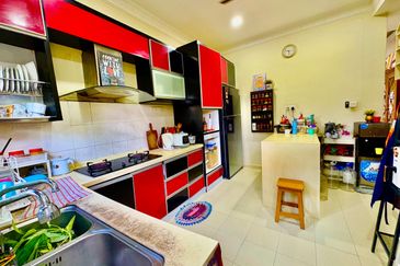 CORNER LOT SPACIOUS LAND 2 Storey Tmn Idaman Murni Salak Tinggi Sepang