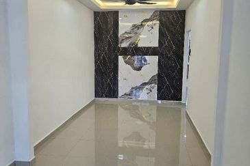 Taman Widuri, Bukit Beruntung