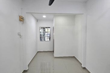 Taman Widuri, Bukit Beruntung