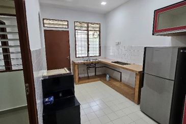 Taman Widuri, Bukit Beruntung