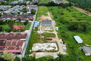 Projek Rumah Baru 2 Tingkat Freehold 1.5Km dari Pekan Sabak Bernam