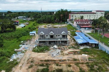 Projek Rumah Baru 2 Tingkat Freehold 1.5Km dari Pekan Sabak Bernam