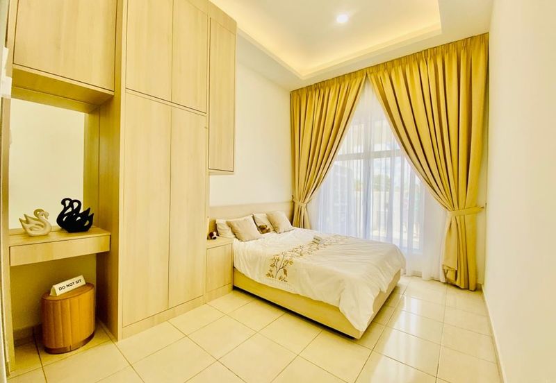 RUMAH BARU SETINGKAT FREEHOLD OPEN TITLE 4 Bilik di Alor Gajah