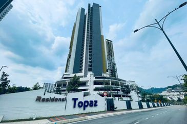 Residensi Topaz